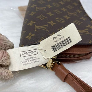 404 Pre Owned Authentic Louis Vuitton Monogram Canvas Orsay Clutch Bag AR0927