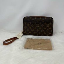 Load image into Gallery viewer, 404 Pre Owned Authentic Louis Vuitton Monogram Canvas Orsay Clutch Bag AR0927