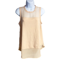 Load image into Gallery viewer, EUC Pre-owned Vince Camuto Scoop Neck Sleeveless Sheer Flowy Comfy Peach Blouse Tops Sz XS
