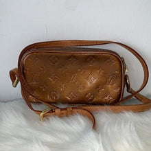 Load image into Gallery viewer, 227 Pre Owned Auth Louis Vuitton Monogram Vernis Christie Crossbody Bag TH0050