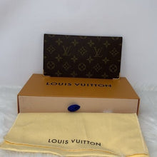 Load image into Gallery viewer, 275 Pre Owned Authentic Louis Vuitton Monogram  Long Flap Checkbook Wallet 842