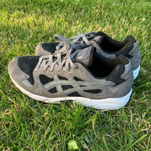 Load image into Gallery viewer, EUC Pre-owned Mens Asics Gel Leather Outdoor Work Rubber Shoes Walking Sneakers Size 10