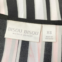 Load image into Gallery viewer, Pre-owned Bisou Bisou V-Neck Cold Shoulder Short Sleeve Striped Floral Hi-Lo Blouse Sz XS