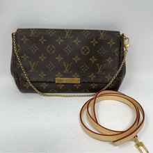 Load image into Gallery viewer, 181 Pre Owned Authentic Louis Vuitton Favorite MM Monogram Crossbody Bag SA4153
