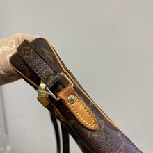 Load image into Gallery viewer, preowned ￼ Louis Vuitton danube pm SL0050