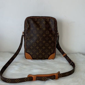 258 Pre Owned Authentic Louis Vuitton Danube Monogram Crossbody Bag 882 SL