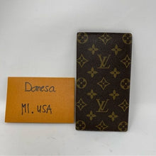 Load image into Gallery viewer, 077 Pre Owned Authentic Louis Vuitton Monogram Checkbook Card Wallet CT0947