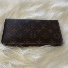Load image into Gallery viewer, 081 Pre Owned Authentic Louis Vuitton Monogram Canvas Zippy Wallet CA0968