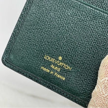 Load image into Gallery viewer, 0140 Pre Owned Auth Louis Vuitton Epi Leather Green Flap Checkbook Wallet MI0964