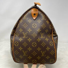 Load image into Gallery viewer, 434 Pre Owned Authentic Louis Vuitton Monogram Speedy 40 Travel Handbag MB9001