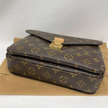 Load image into Gallery viewer, 185 Pre Owned Auth Louis Vuitton Pochette Métis Monogram Shoulder Bag AR4240
