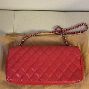 189 Pre Owned Auth CHANEL Caviar Quilted East West Flap Red Shoulder Bag 9676593