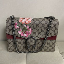 Load image into Gallery viewer, 184 Pre Owned Auth GUCCI GG Supreme Blooms Dionysus Shoulder Bag 400235.5209.81