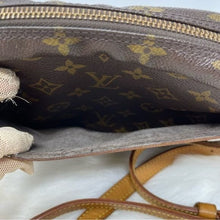 Load image into Gallery viewer, 311  Pre Owned Authentic Louis Vuitton Jeune Fille Monogram Crossbody Bag TH1910