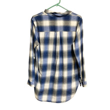 Load image into Gallery viewer, Pre-owned Gap Flannel Checkered Longsleeves Collared Boyfriend Button Down Shirt Medium