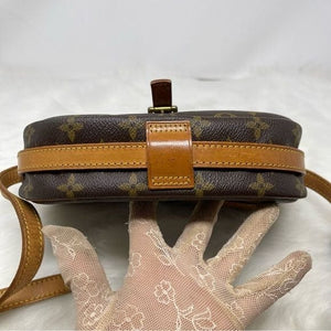 311  Pre Owned Authentic Louis Vuitton Jeune Fille Monogram Crossbody Bag TH1910