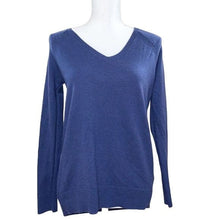 Load image into Gallery viewer, GAP Pre-owned V Neck Long Sleeve Merino Wool Blend Super Soft Pullover Knit Sweater Sz XS