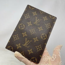 Load image into Gallery viewer, 0122 Pre Owned Auth Louis Vuitton Monogram Passport Holder Cover MI0916