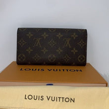 Load image into Gallery viewer, 281 Pre Owned Authentic Louis Vuitton Monogram International Long Wallet CA2040