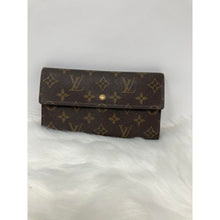 Load image into Gallery viewer, 080 Pre Owned Authentic Louis Vuitton Monogram Long Trifold Wallet MB0032