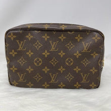 Load image into Gallery viewer, 381 Preowned Auth Louis Vuitton Trousse Toiletry Cosmetic Clutch Monogram NO0928