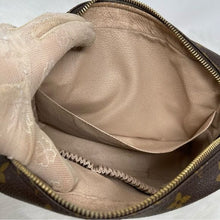 Load image into Gallery viewer, 381 Preowned Auth Louis Vuitton Trousse Toiletry Cosmetic Clutch Monogram NO0928