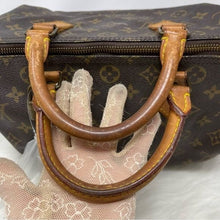 Load image into Gallery viewer, 427 Pre Owned Authentic Louis Vuitton Monogram Speedy 30 Travel Handbag VI873