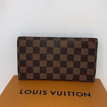 Load image into Gallery viewer, 284 Pre Owned Auth Louis Vuitton Damier Ebene Tresor International Wallet TH0035