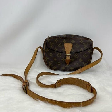 311  Pre Owned Authentic Louis Vuitton Jeune Fille Monogram Crossbody Bag TH1910