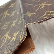Load image into Gallery viewer, 028 Pre-owned Louis Vuitton Long Wallet Checkbook Monogram MI0995