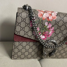 Load image into Gallery viewer, 184 Pre Owned Auth GUCCI GG Supreme Blooms Dionysus Shoulder Bag 400235.5209.81