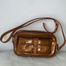 Load image into Gallery viewer, 227 Pre Owned Auth Louis Vuitton Monogram Vernis Christie Crossbody Bag TH0050