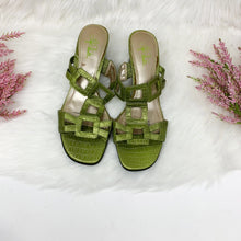 Load image into Gallery viewer, Pre-Owned Women Life Stride Patent Yellow Green Square Chunky Heel Open Toe Sandal Size 9M