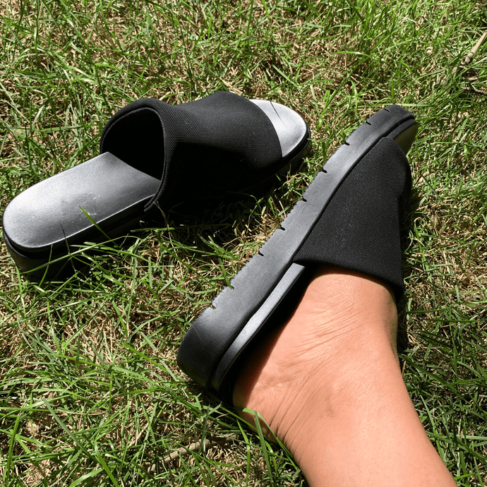 Pre-Owned EUC Soda Open Toe Slides Black Platform Sandal  Size 8.5