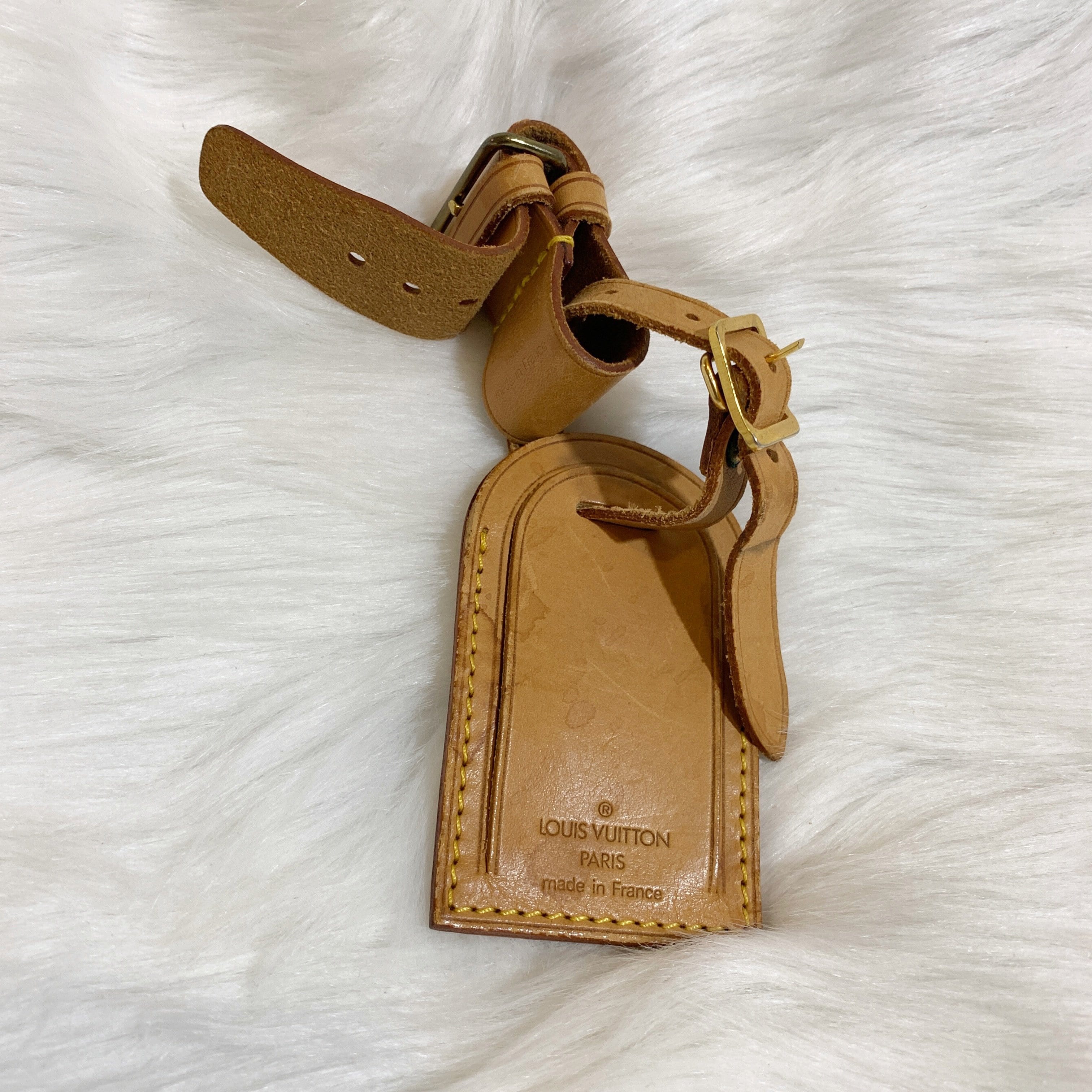 Louis Vuitton Natural Cowhide Leather Heart Stamped Luggage Tag - Yoogi's  Closet